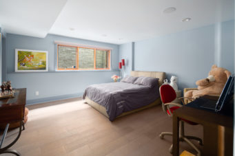 RUSSELL HOLLINGSWORTH - 340 Southborough Drive, West Vancouver